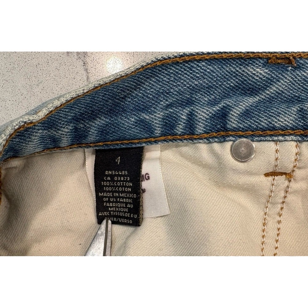 American Eagle Distressed Vintage Denim Shorts Size 4 Style 3463 Light Wash - Picture 7 of 10